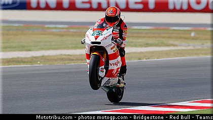 moto2_bradl_023_san_marin_misano_2011.jpg