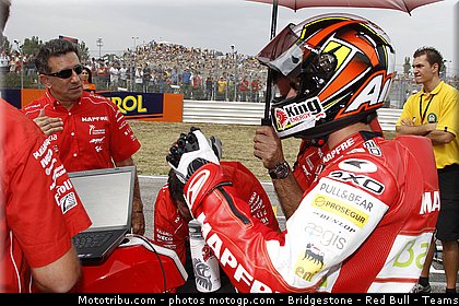 moto2_simon_009_san_marin_misano_2011.jpg