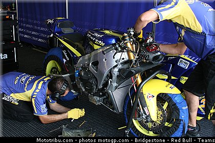moto2_tech3_001_san_marin_misano_2011.jpg
