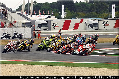 moto2_tech3_008_san_marin_misano_2011.jpg