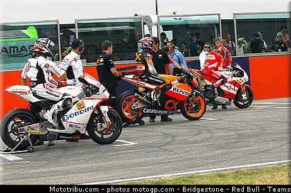 moto2_tech3_012_san_marin_misano_2011.jpg