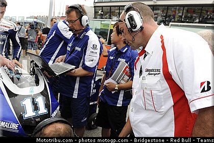 motogp_bridgestone_004_san_marin_misano_2011.jpg