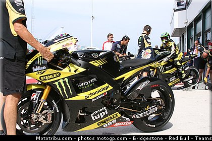 motogp_edwards_008_san_marin_misano_2011.jpg