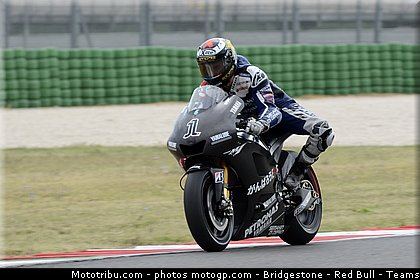 motogp_lorenzo_019_san_marin_misano_2011.jpg