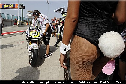 motogp_pitbabe_007_san_marin_misano_2011.jpg