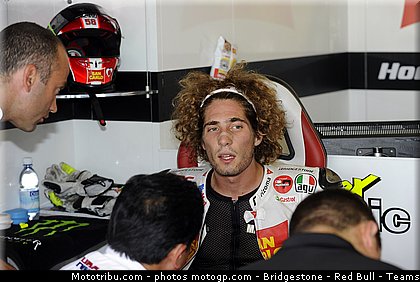 motogp_simoncelli_026_san_marin_misano_2011.jpg