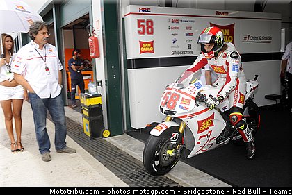 motogp_simoncelli_054_san_marin_misano_2011.jpg