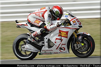 motogp_simoncelli_068_san_marin_misano_2011.jpg