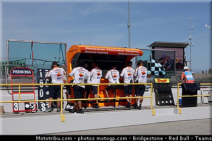 motogp_stoner_004_san_marin_misano_2011.jpg