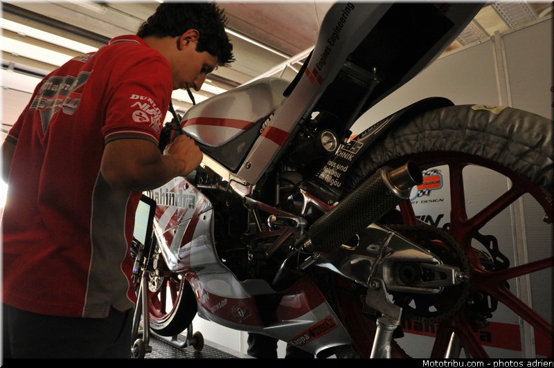 125_mahindra_002_espagne_aragon_2011