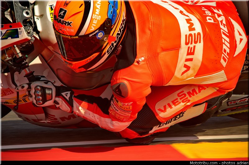moto2_bradl_003_espagne_aragon_2011
