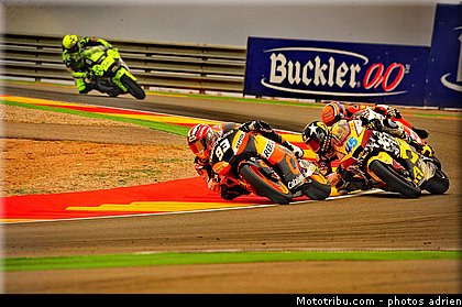 moto2_016_espagne_aragon_2011.jpg