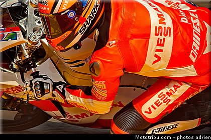 moto2_bradl_004_espagne_aragon_2011.jpg