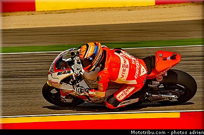 moto2_bradl_006_espagne_aragon_2011.jpg