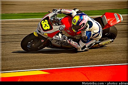 moto2_gadea_001_espagne_aragon_2011.jpg
