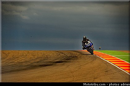 motogp_spies_007_espagne_aragon_2011.jpg