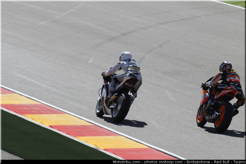 moto2_019_espagne_aragon_2011