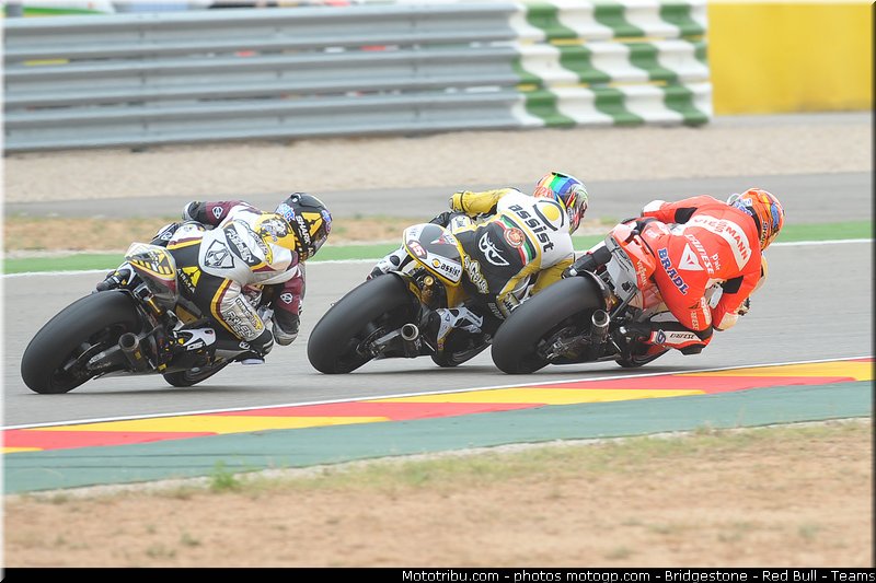 moto2_049_espagne_aragon_2011