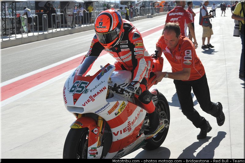 moto2_bradl_003_espagne_aragon_2011