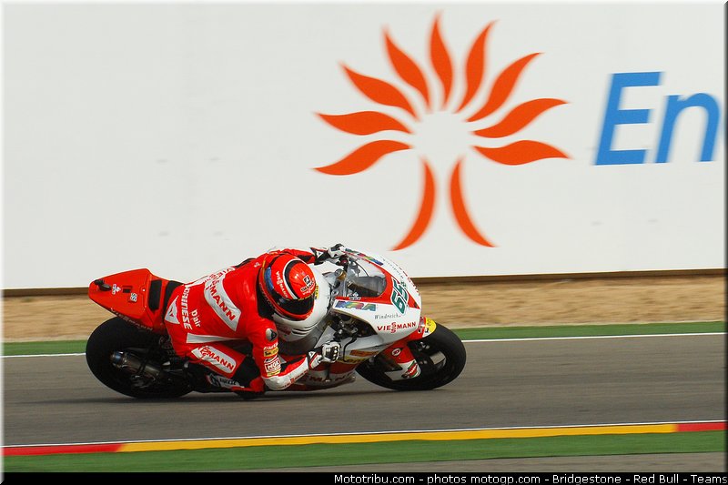moto2_bradl_018_espagne_aragon_2011