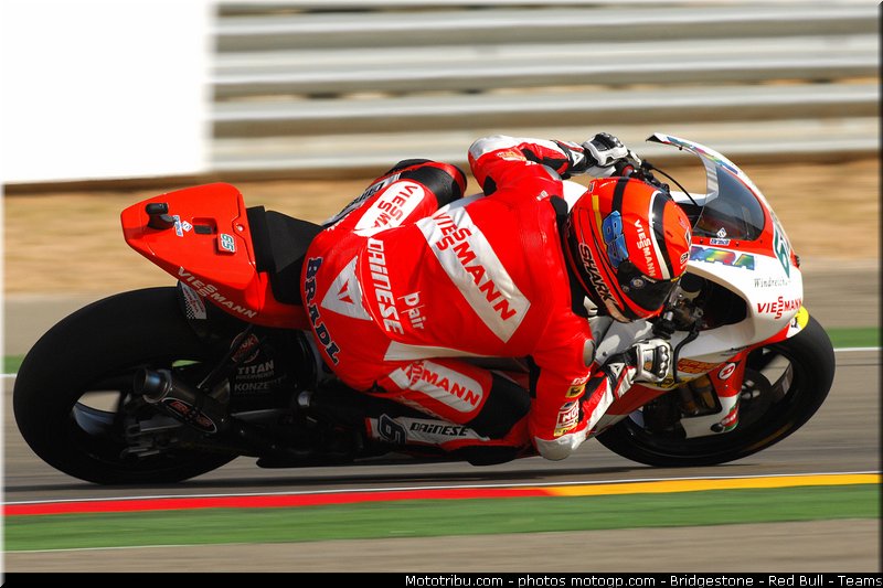moto2_bradl_021_espagne_aragon_2011