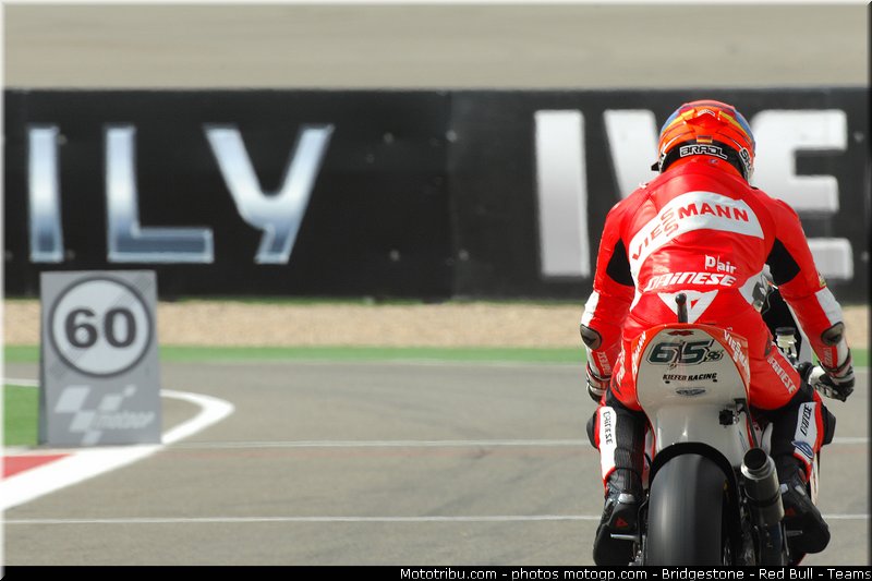 moto2_bradl_023_espagne_aragon_2011