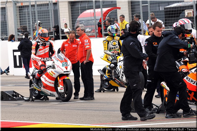 moto2_bradl_029_espagne_aragon_2011