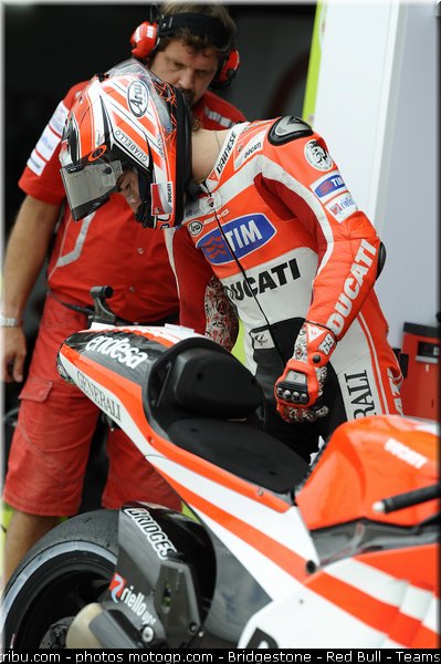 motogp_bridgestone_012_espagne_aragon_2011