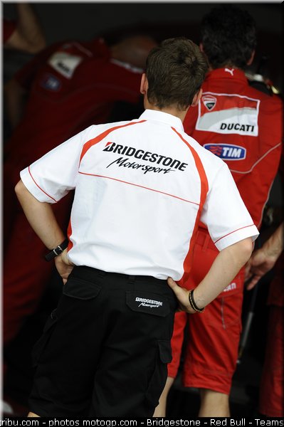 motogp_bridgestone_054_espagne_aragon_2011