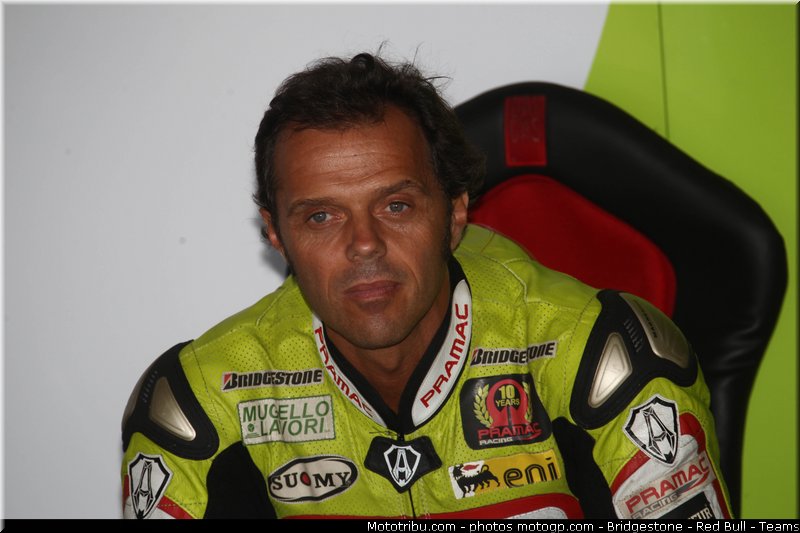 motogp_capirossi_004_espagne_aragon_2011
