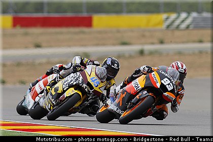 moto2_008_espagne_aragon_2011.jpg