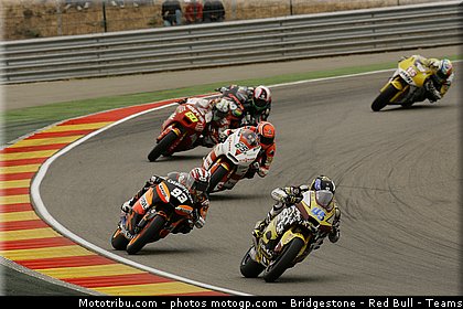 moto2_016_espagne_aragon_2011.jpg