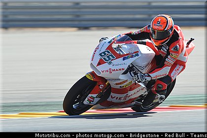 moto2_bradl_007_espagne_aragon_2011.jpg