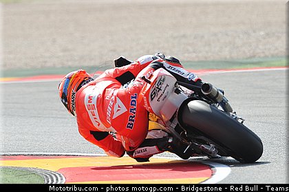 moto2_bradl_010_espagne_aragon_2011.jpg