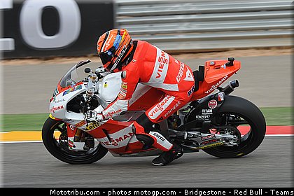 moto2_bradl_014_espagne_aragon_2011.jpg