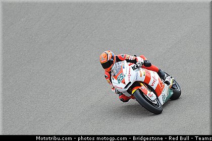 moto2_bradl_016_espagne_aragon_2011.jpg