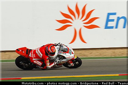 moto2_bradl_018_espagne_aragon_2011.jpg