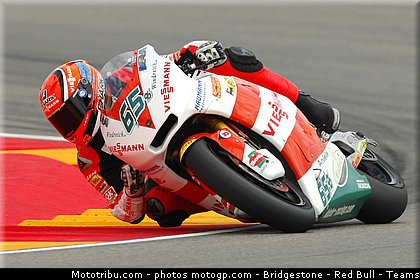 moto2_bradl_024_espagne_aragon_2011.jpg