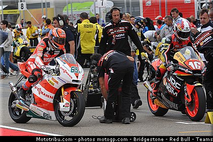 moto2_bradl_025_espagne_aragon_2011.jpg