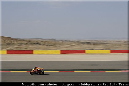 moto2_simeon_024_espagne_aragon_2011.jpg