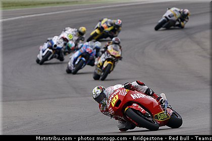 moto2_simon_007_espagne_aragon_2011.jpg