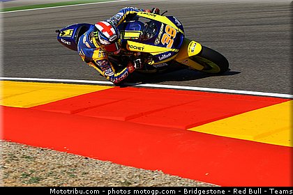 moto2_smith_002_espagne_aragon_2011.jpg