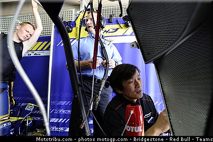 moto2_smith_024_espagne_aragon_2011.jpg
