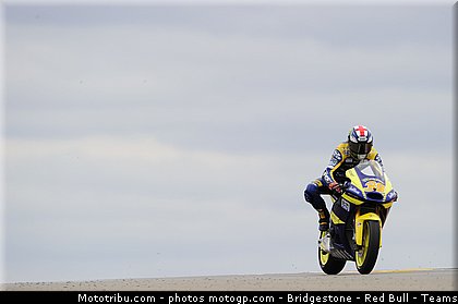moto2_smith_027_espagne_aragon_2011.jpg