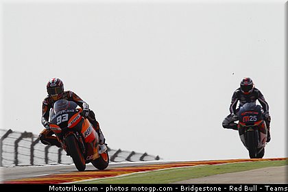 moto2_tech3_001_espagne_aragon_2011.jpg