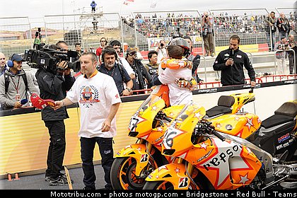 motogp_bridgestone_015_espagne_aragon_2011.jpg