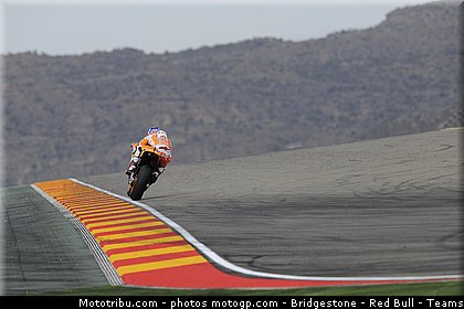 motogp_bridgestone_042_espagne_aragon_2011.jpg