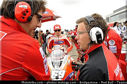 motogp_bridgestone_059_espagne_aragon_2011.jpg