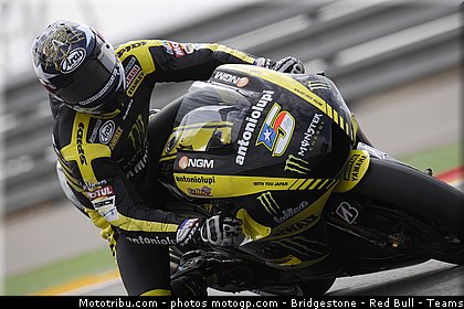 motogp_edwards_010_espagne_aragon_2011.jpg