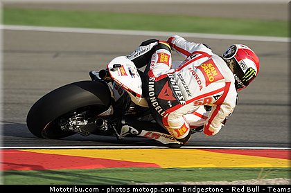 motogp_simoncelli_026_espagne_aragon_2011.jpg